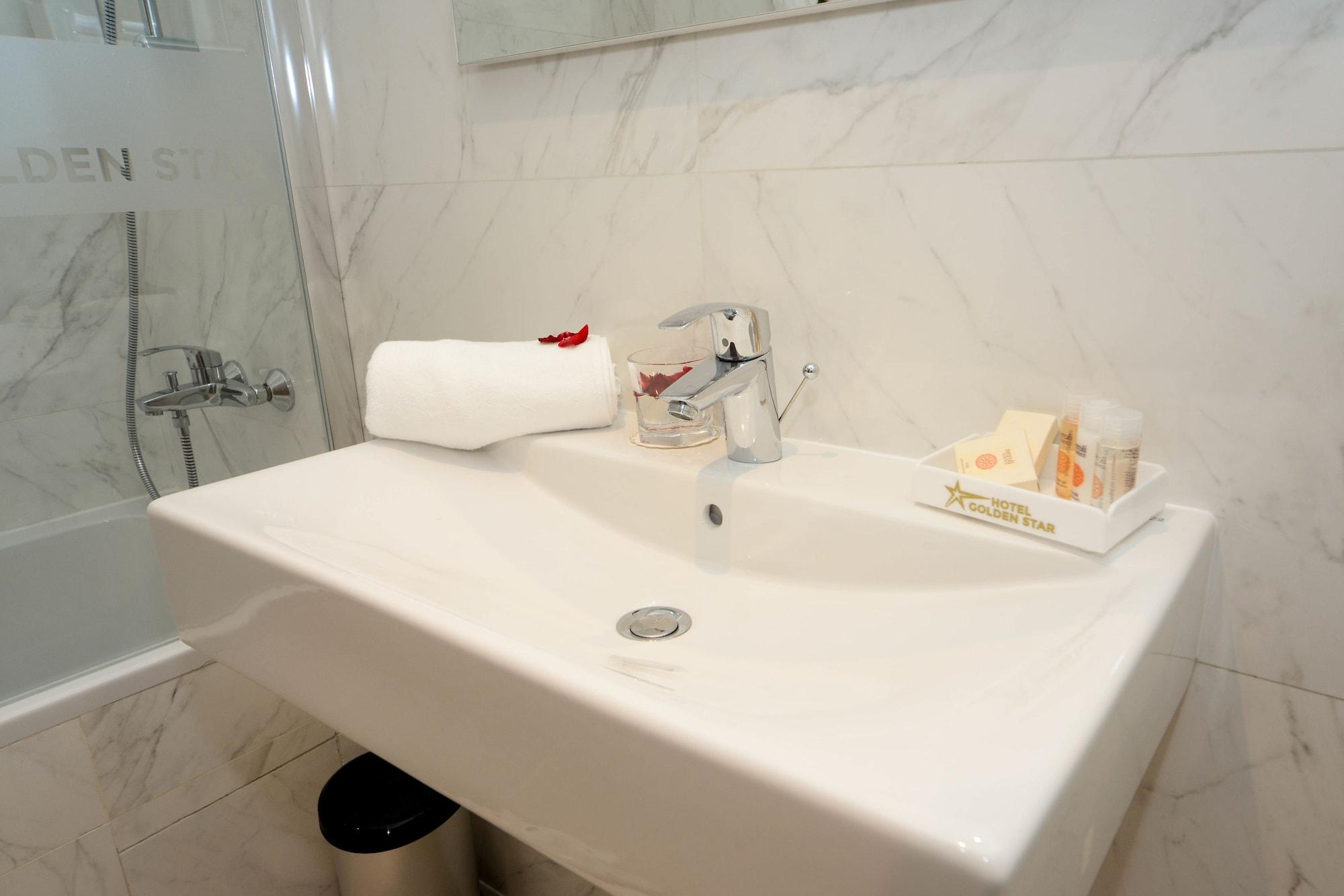 โกลเดน สตาร์ คาซาบลังกา Hotel ภายนอก รูปภาพ